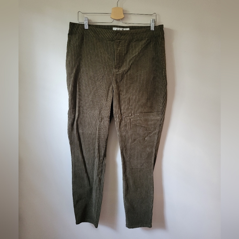 Dark Army Green Stripped Courdory Pants